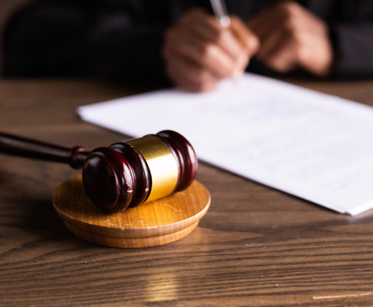 Nejvyšší správní soud zrušil pokuty pro firmy, které nezapsaly své skutečné majitele do evidence!